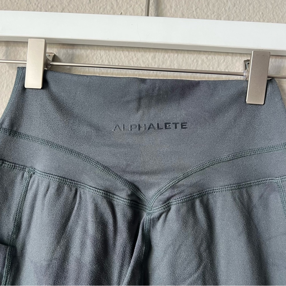 Alphalete Alphalux Storm Leggings in Green - Picture 4 of 5